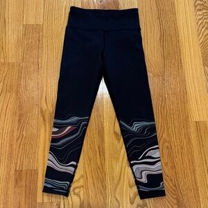 WOMENS size XS Sweaty Betty Black reversible Patterned Leggings